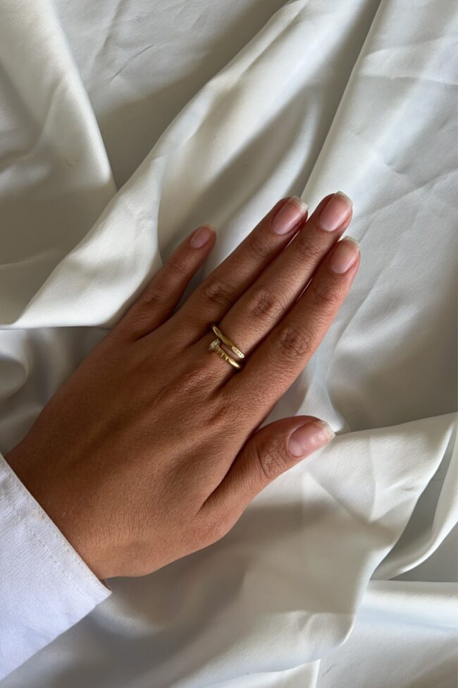 ALAYA - Diamond Spike Ring